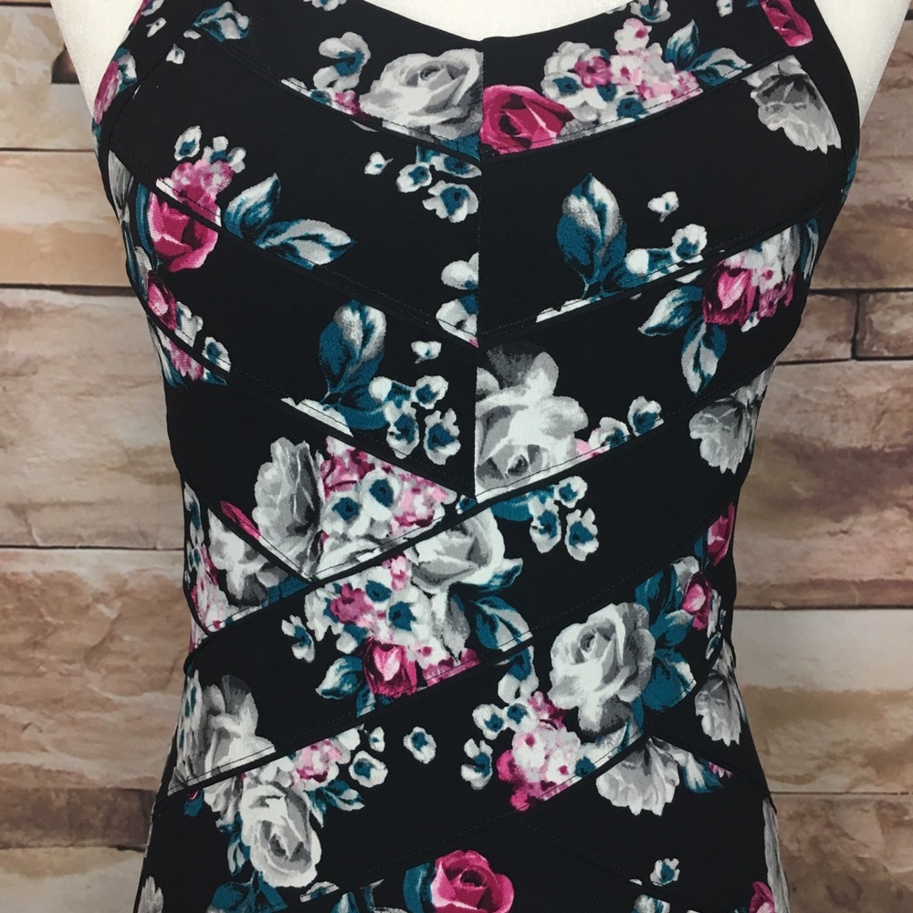 WHBM | Floral Tank Top - Picture 2 of 7